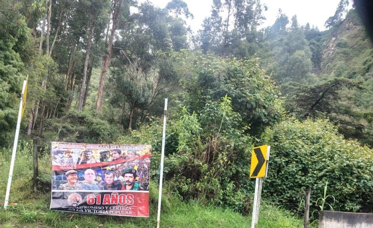  Aparecen banderas y pasacalles alusivos al ELN en la provincia de García Rovira.